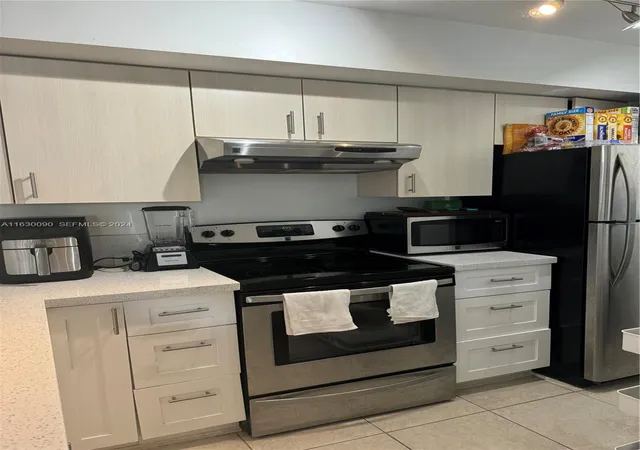 4th image of 720 Sw 111Th Ave, Pembroke Pines, FL 33025