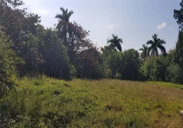 Photo 3 of Sale Pending at 450 136th St, North Miami, FL 33161 | MLS# H10601134 | Listing updated on 2026-05-27