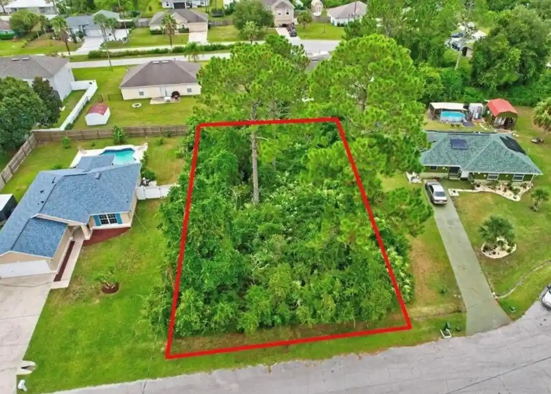 Photo 1 of Sale Pending at 9 Sea Ship Pl, Palm Coast, FL 32164 | MLS# F10389725 | Listing updated on 2026-10-28