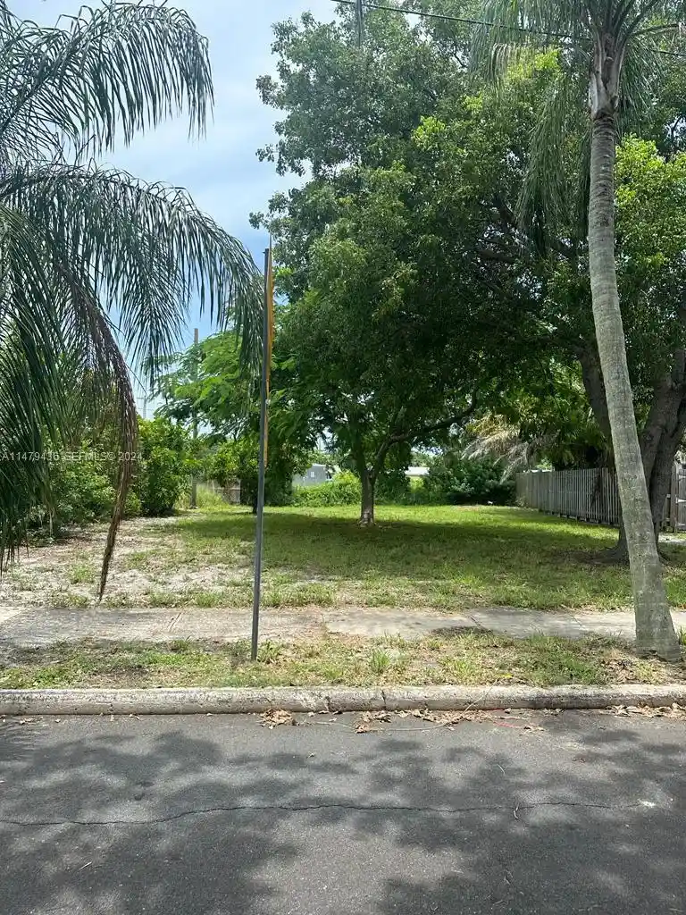 Photo 1 of Land for sale at 3014 Greenwood Ave, West Palm Beach, FL 33407 | MLS# A11479436 | Listing updated on 2026-05-22