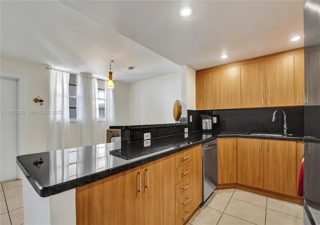 2nd image of 1811 Jefferson St, Hollywood, FL 33020