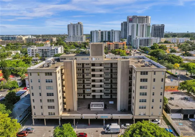 3rd image of 1811 Jefferson St, Hollywood, FL 33020