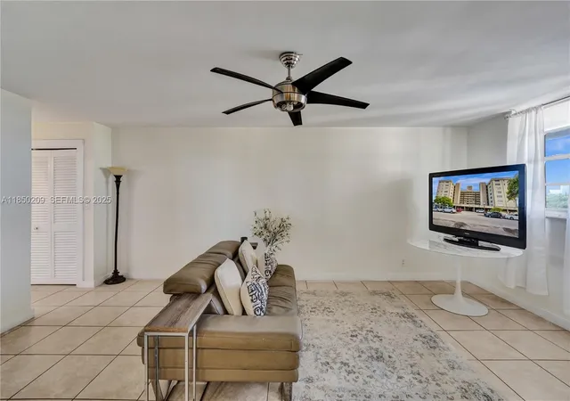 5th image of 1811 Jefferson St, Hollywood, FL 33020