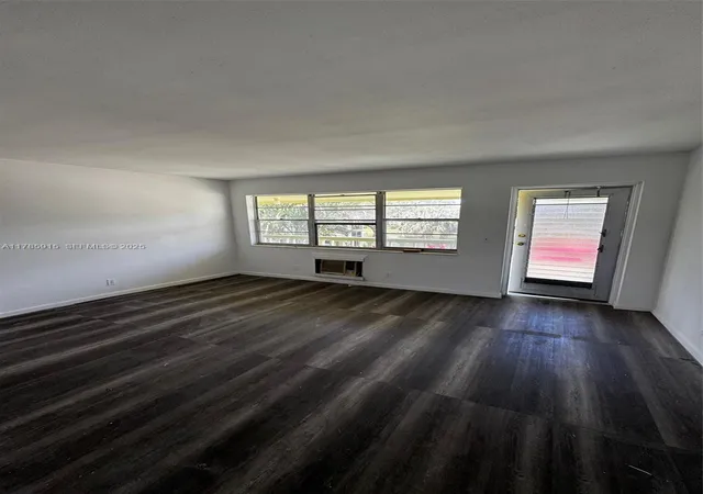 5th image of 42 Sheffield B, West Palm Beach, FL 33417