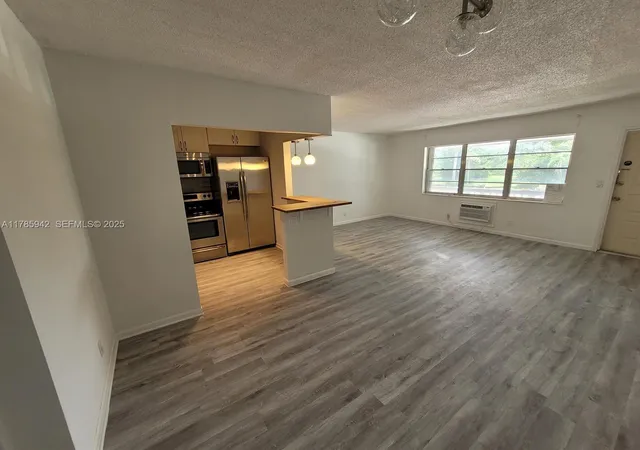 4th image of 14 Salisbury A 14, West Palm Beach, FL 33417