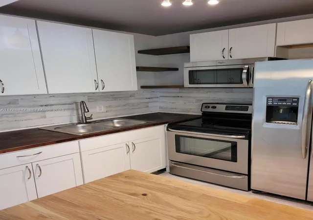 5th image of 14 Salisbury A 14, West Palm Beach, FL 33417