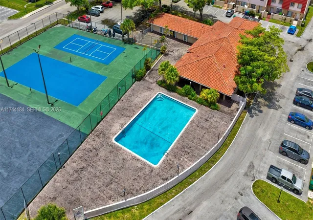 2nd image of 4174 Inverrary Dr, Lauderhill, FL 33319