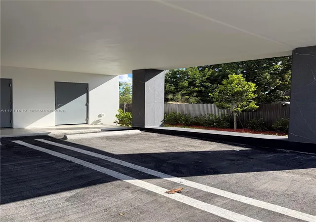 24th image of 210 Se 10th St, Hallandale Beach, FL 33009 | MLS# A11711912