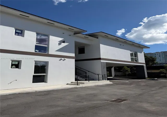 4th image of 210 Se 10Th St, Hallandale Beach, FL 33009 | MLS# A11711912