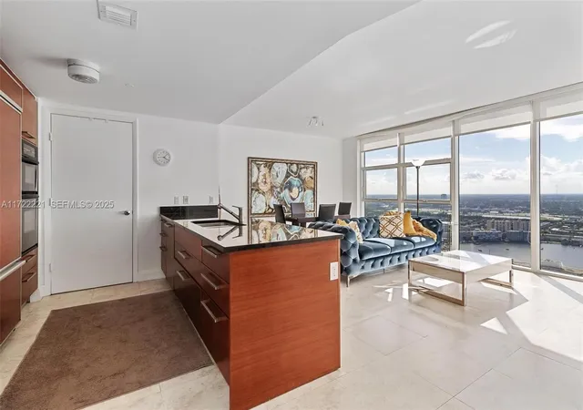 5th image of 1830 S Ocean Dr #4507, Hallandale Beach, FL 33009 | MLS# A11722221