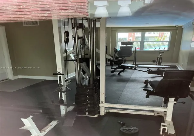 5th image of 2426 Se 17Th Cswy #109A, Fort Lauderdale, FL 33316 | MLS# A11814504