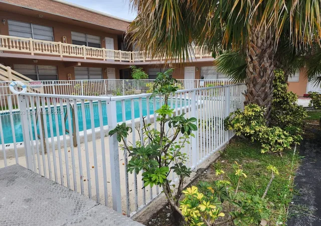 Homes for sale in Pompano Beach, FL | 241 Se 9th Ave #110, Pompano Beach, FL 33060 | MLS# A11818933