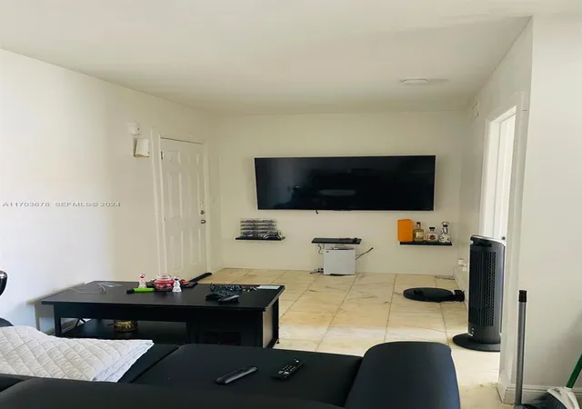 3rd image of 1526 Pennsylvania Ave #14, Miami Beach, FL 33139 | MLS# A11703678