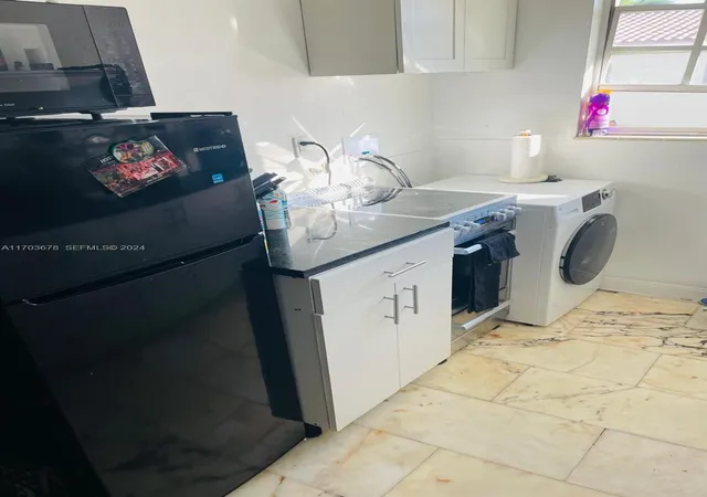 4th image of 1526 Pennsylvania Ave #14, Miami Beach, FL 33139 | MLS# A11703678