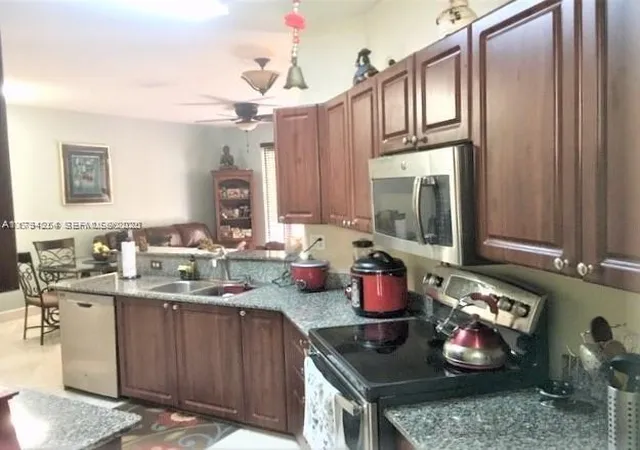 5th image of 4854 Nw 110Th Pl, Doral, FL 33178 | MLS# A11794254