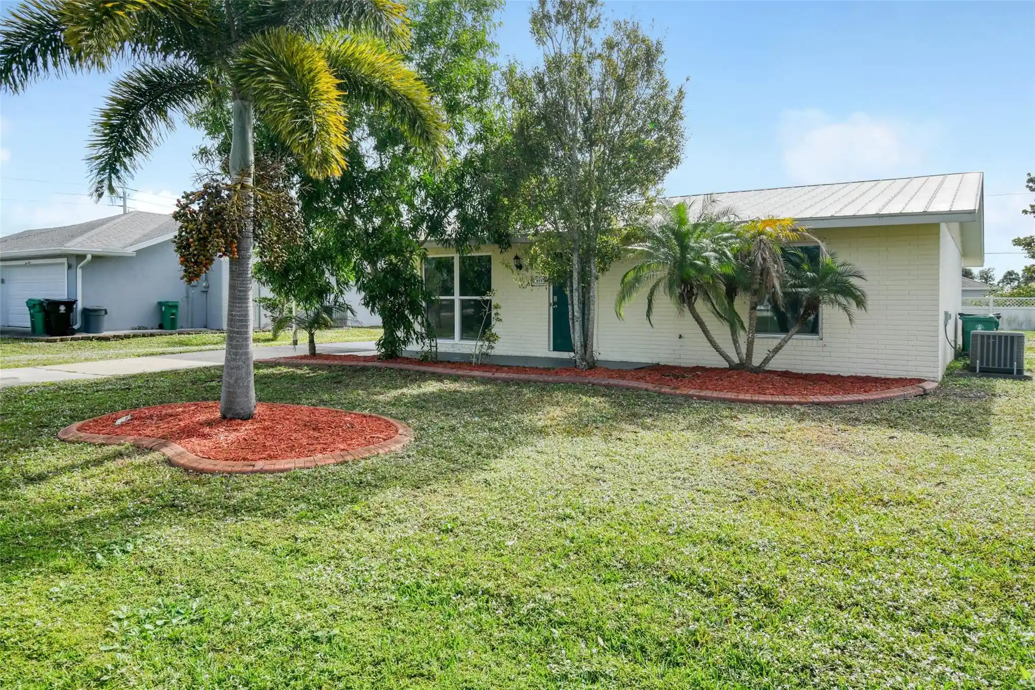 Photo 1 of Single family home for sale at 118 Sw Ray Ave, Port Saint Lucie, FL 34983 | MLS# F10511630 | Listing updated on 2026-10-10