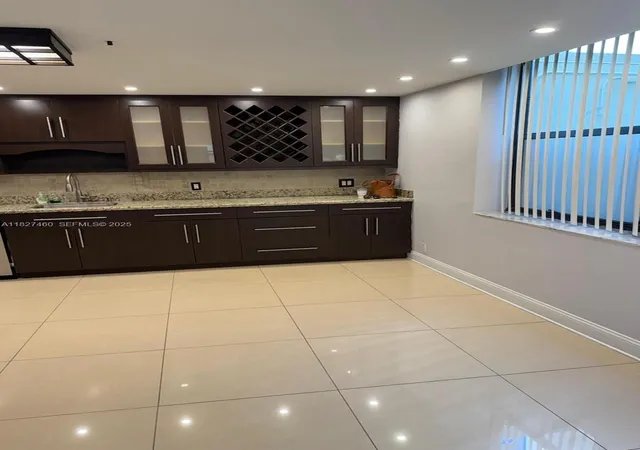 4th image of 20401 Ne 30Th Ave #1248, Aventura, FL 33180 | MLS# A11827460