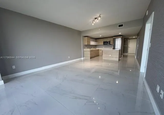 4th image of 16385 Biscayne Blvd #1806 +1 parking, North Miami Beach, FL 33160 | MLS# A11796544