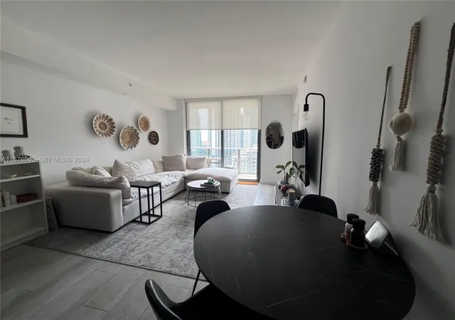 2nd image of 55 Sw 9Th St #1604, Miami, FL 33130 | MLS# A11676503