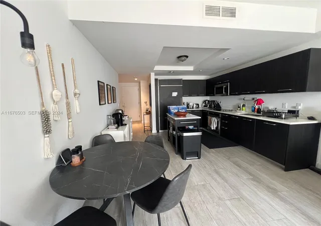 4th image of 55 Sw 9Th St #1604, Miami, FL 33130 | MLS# A11676503