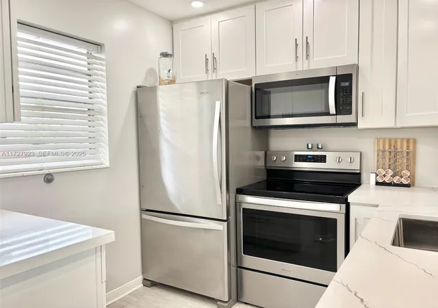 3rd image of 3405 Nw 48Th Ave #407, Lauderdale Lakes, FL 33319 | MLS# A11727923