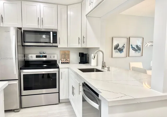 5th image of 3405 Nw 48Th Ave #407, Lauderdale Lakes, FL 33319 | MLS# A11727923