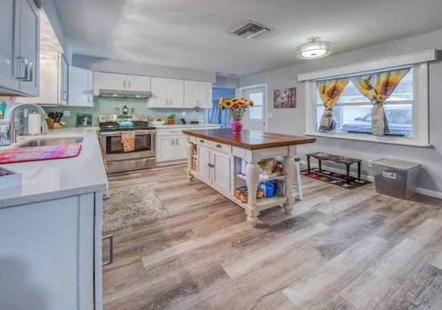 Homes for sale in Lake Worth Beach, FL | 1430 N N St, Lake Worth Beach, FL 33460 | MLS# R11109386