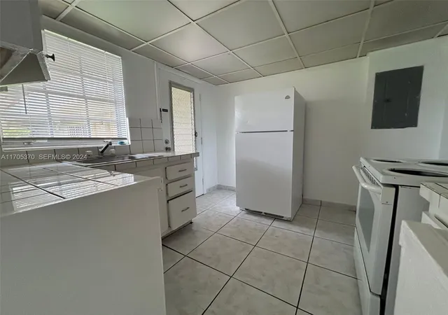 4th image of 11855 Ne 19Th Dr #8, North Miami, FL 33181 | MLS# A11705370