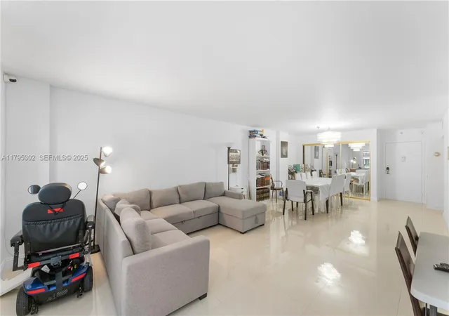 4th image of 9511 Collins Ave #301, Surfside, FL 33154 | MLS# A11795302
