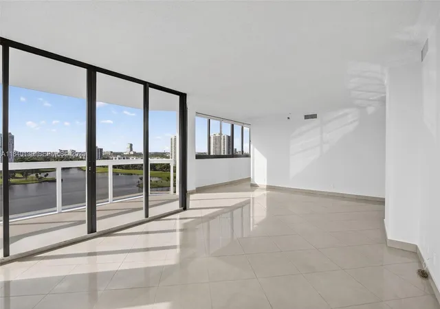 2nd image of 20185 E Country Club Dr #1405, Aventura, FL 33180 | MLS# A11840136