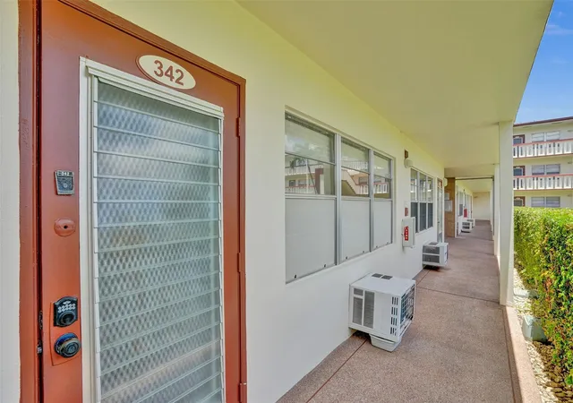 Homes for sale in Boca Raton, FL | 342 Brighton, Boca Raton, FL 33434 | Houzeo