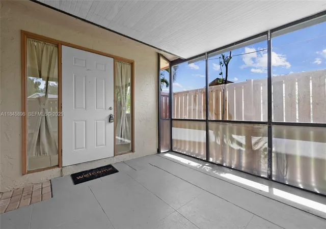 Homes for sale in Fort Myers, FL | 6322 Royal Woods Dr, Fort Myers, FL 33908 | MLS# A11845896