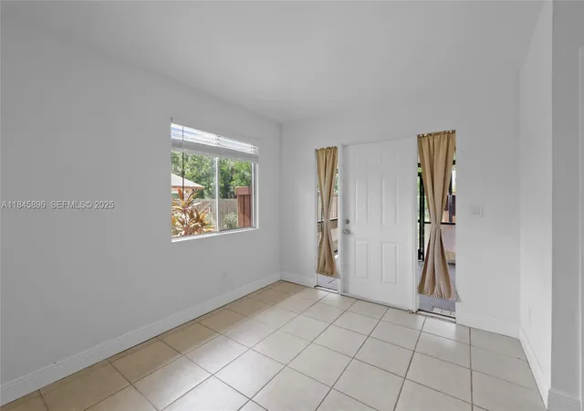 Homes for sale in Fort Myers, FL | 6322 Royal Woods Dr, Fort Myers, FL 33908 | MLS# A11845896
