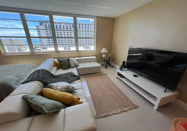 4th image of 100 Lincoln Rd #1226, Miami Beach, FL 33139 | MLS# A11846373