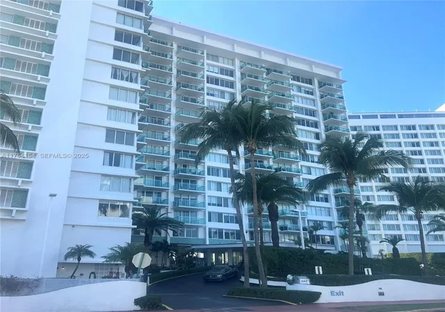 2nd image of 1000 West Ave #908, Miami Beach, FL 33139 | MLS# A11754154