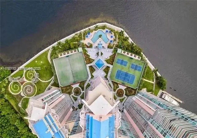 3rd image of 3370 Hidden Bay Dr #610, Aventura, FL 33180 | MLS# A11785173