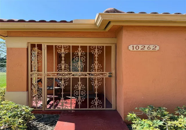 Photo 2 of Single family home for sale at 10262 Sw 179th, Miami, FL 33157 | MLS# F10518696 | Listing updated on 2026-09-23