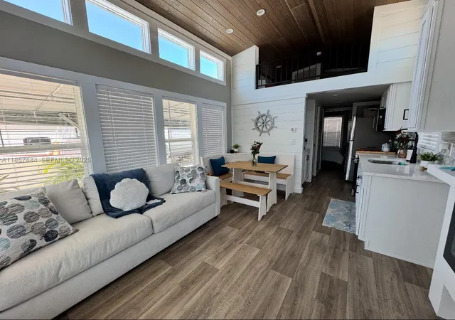 2nd image of 325 Calusa St #302, Key Largo, FL 33037 | MLS# A11857684