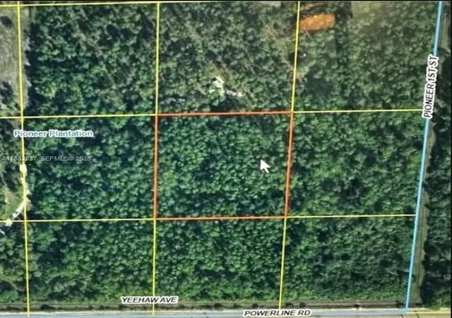 2nd image of 305 Yeehaw Ave, Clewiston, FL 33440 | MLS# A11832837