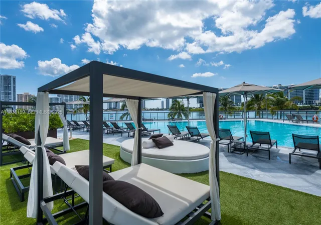 3rd image of 3250 Ne 188Th St #601, Miami, FL 33180 | MLS# A11838159