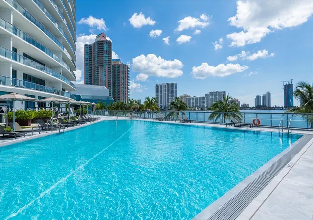 4th image of 3250 Ne 188Th St #601, Miami, FL 33180 | MLS# A11838159