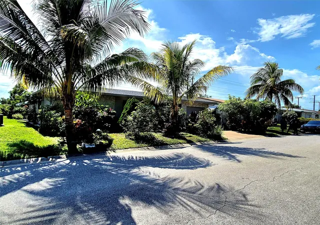 Photo 2 of Single family home for sale at 1390 Nw 70th Lane, Margate, FL 33063 | MLS# F10514050 | Listing updated on 2026-10-10