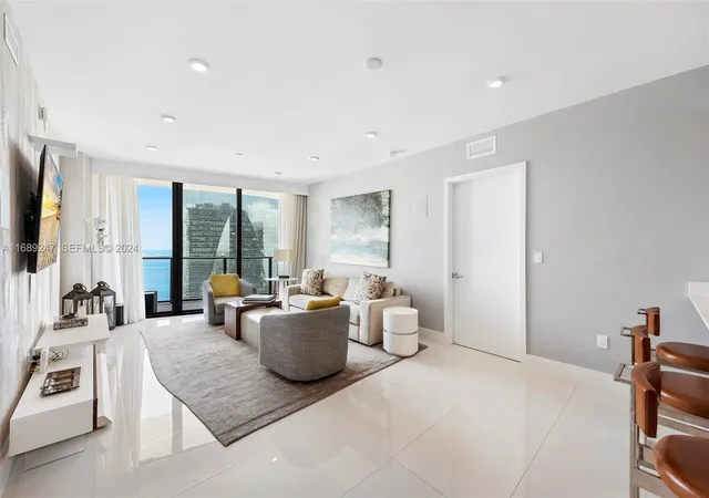 4th image of 1300 S Miami Ave #3402, Miami, FL 33130 | MLS# A11689247
