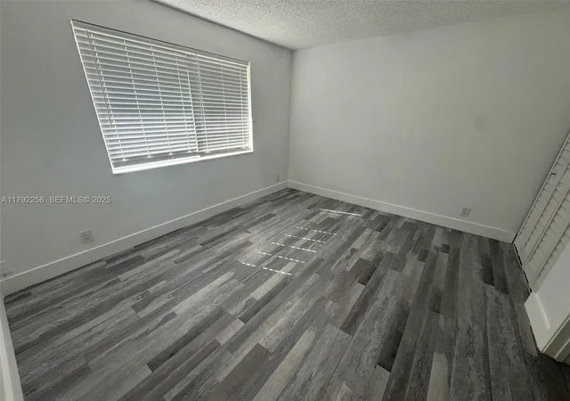 image of 10068 Twin Lakes Dr, Coral Springs, FL 33071