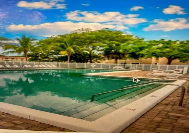 image of 10068 Twin Lakes Dr, Coral Springs, FL 33071