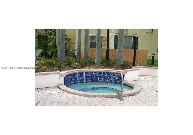 2nd image of 2831 N Oakland Forest Dr, Oakland Park, FL 33309