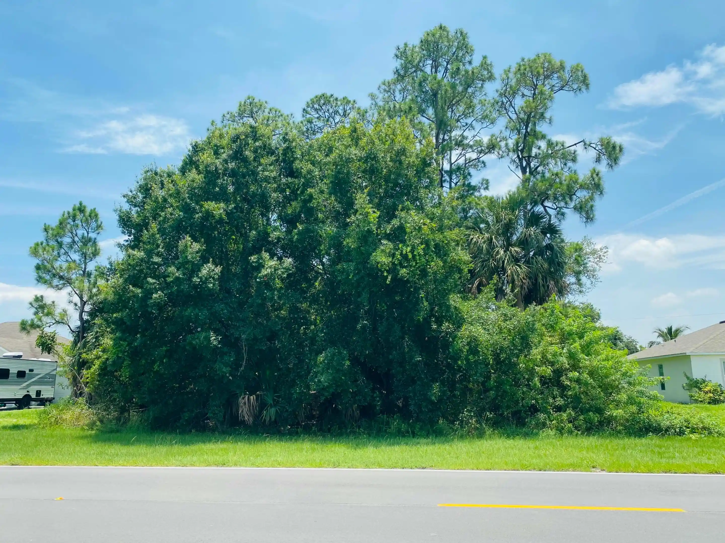 Photo 1 of Sale Pending at 1438 Sw Del Rio Blvd, Port Saint Lucie, FL 34953 | MLS# R11105760 | Listing updated on 2026-10-26