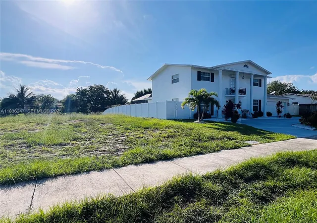 3rd image of 641 Nw 42Nd Ave, Coconut Creek, FL 33066 | MLS# A11836247