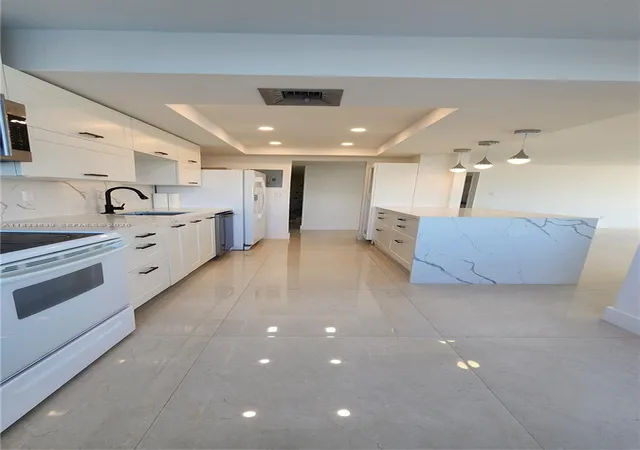 3rd image of 18051 Biscayne Blvd #1705, Aventura, FL 33160 | MLS# A11833539