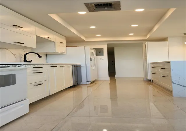 5th image of 18051 Biscayne Blvd #1705, Aventura, FL 33160 | MLS# A11833539